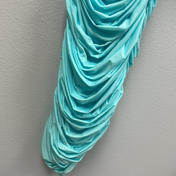 Sterling Off-Shoulder Midi Dress - Picture 4 of 7